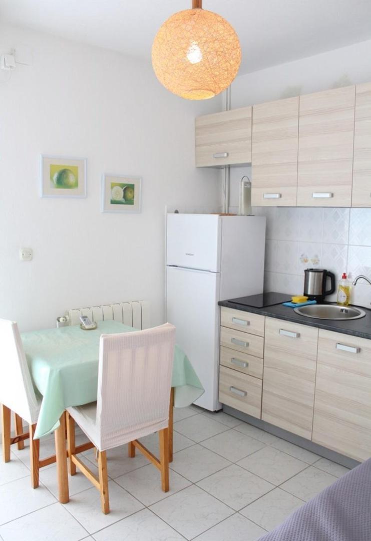 Apartment Bajuti Примоштен Экстерьер фото