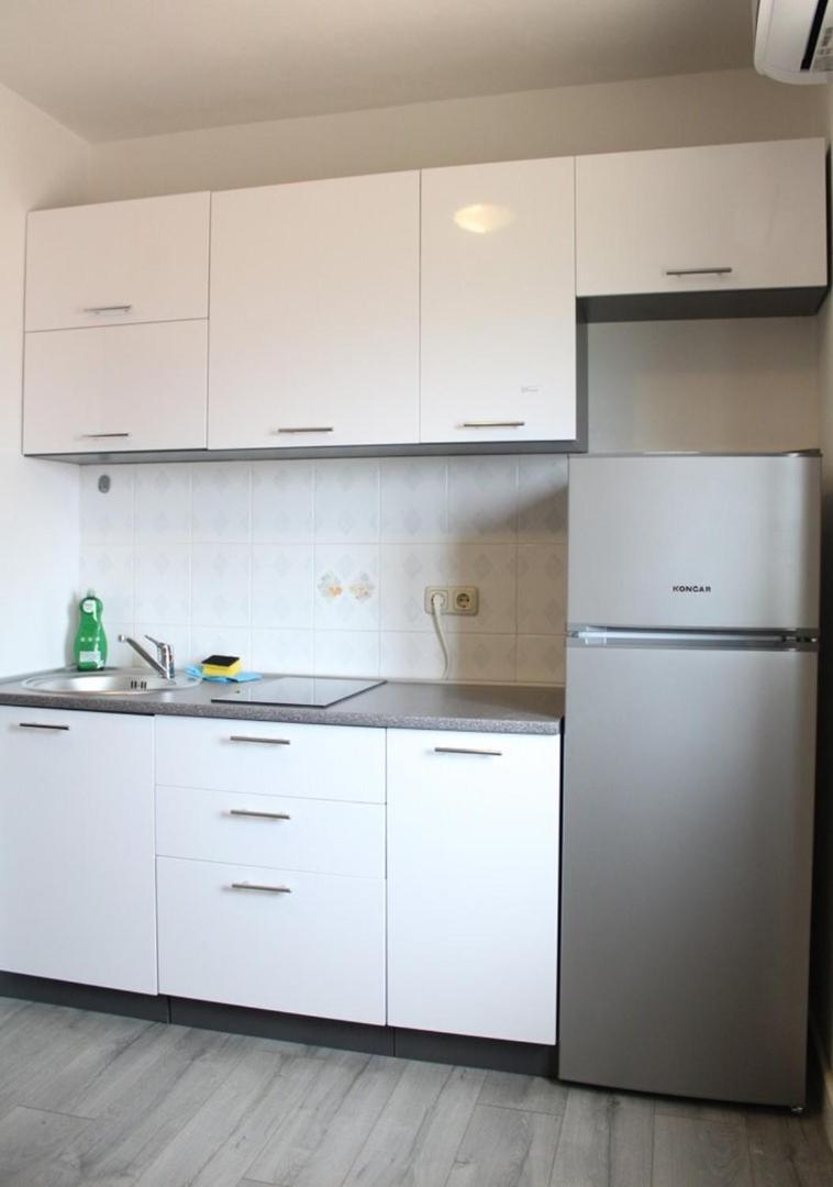 Apartment Bajuti Примоштен Экстерьер фото